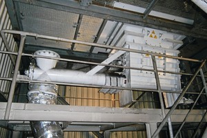  2 Loss-in-weight scales consist of a weigh bin with one or more load cells and a discharge element, in this case, for example, a screw conveyor 