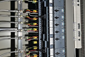  2 Using Sirius threephase motor starters with complete I/O link control module, the cabling work involved can be tangibly reduced. The relevant RCCB is visible on the right 