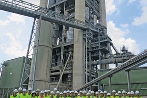  1 ZKG student excursion had come to learn about the production of cement at the Holcim plant in Lägerdorf/Schleswig–Holstein (Germany) 