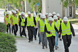  3 A group on its way to the ReduDust installation at the Rohožnik cement plant 