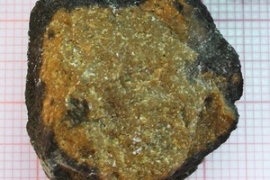  2	Clinker granule produced under reducing burning conditions(Foto: Baier 2003) 