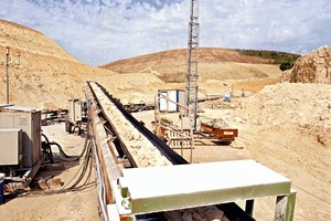  1 Gypsum quarry with conveyor belt 