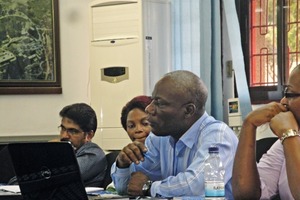  4 Intensive discussions of technical details (from left to right: ­Senthil Kumaran (­Kigali Institute of ­Science and Technology), Naomi ­Nangoku (Department of ­Mineral Survey and Mines, Uganda), Desiré Bashidikie and Gaby Lubiba (Office Congolais de Controle) 