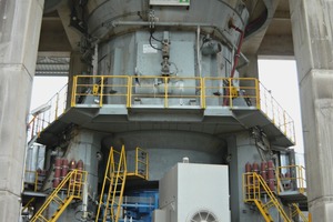  1 The customer’s Loesche mill of type LM 53.3+3 S, Adana Çimento Sanayii T.A.S¸. at the Iskenderun Cement Works, Turkey 