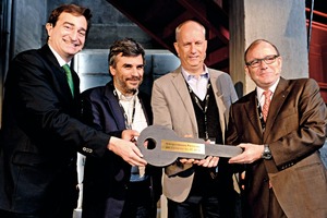 Handing over of the key with Marco Borradori, Paolo Oppizzi, Peter Flückiger and Kaspar E. A. Wenger