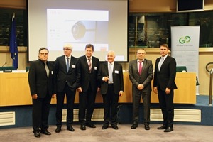 3 The board of the BV-Gips with guests (from left): Günther Hoffmann (BMVBS), Thomas Bremer (Managing Director VG-Ort GmbH & Co. KG), Manfred Grundke (Managing Partner Knauf KG), Dr. Maurizio Casalini (Managing Director Knauf Italy, President of Eurogypsum), Holger Ortleb (Managing Director of the Federation of the German Gypsum Industry) and Prof. Dr.-Ing. Gerd Simsch (Managing Director Bilfinger Bauperformance GmbH)