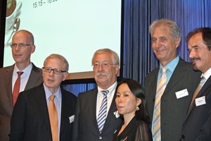 F.l.t.r.: Martin ­Schneider (VDZ), ­Howard Klee (CSI), Gerhard Hirth (President of the VDZ), Cecilia Tam (IEA), Andreas Schaab (Hochtief Construction AG), Joachim Harder (OneStone Consulting SL)