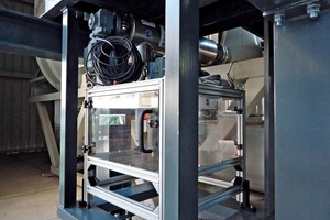 4 All samples are ­labeled in the collection container karussel to allow clear assignment with an RFID chip. When each container is full, they are taken to the laboratory