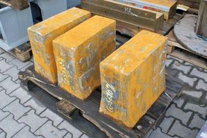 7 Sample blocks made of iron cast material (EN-GJS-400-15U) for callibration
