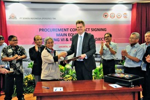Munadi Arifin and Stephan Oehme signing the contract for PT Semen Indonesia´s Indarung plant