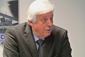 1 Reiner Frühling, General Manager of Claudius Peters, extends a warm welcome to the international attendees