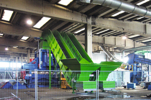 1 Conveying the feedstock to the pre-treating line