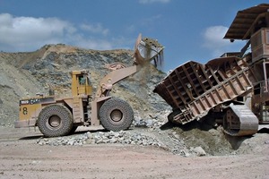 2 All tyres are fitted with Erlau R71 Spezial tyre protection chains (TPC) to protect the wheels against abrasion and sidewall damage