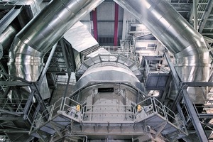 Integrated Condition Monitoring can help increase the availability of vertical mills (in the picture with vertical mill with Flender EMPP drive)