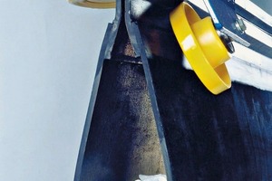 The SICON® conveyor belt consists of two fabric-reinforced profiles, each one of which has a steel cord vulcanised into it.