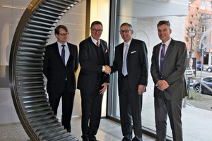 Renk and Loesche will market the drive concept COP together for the next 5 years. From the left: Dr. Thomas Illenseer, Dr. Thomas Loesche (both Loesche), Dipl.-Ing. Florian Hofbauer (CEO Renk), Dr.-Ing. Gottfried Braun (General Manager Special Gears Division, Renk)