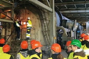 4 Another chance to look into the flame of the running kiln