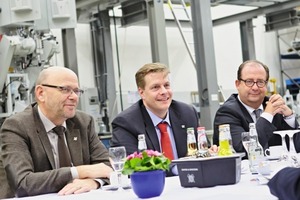 1 In a workshop talk at Haver & Boecker OHG with Wolfgang Bednarz, General Manager Business Unit Cement (l.), Florian Festge (m.), Managing Partner, and Bernhard Pagenkemper (r.), Director Global Sales