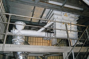 2 Loss-in-weight scales consist of a weigh bin with one or more load cells and a discharge element, in this case, for example, a screw conveyor
