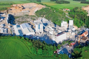 1 Aerial photo of the Azendorf facility, with the new mortar pad ­production hall at left