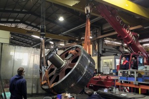 6 The pick-off gear and planetary stages were dismantled in-situ, the lower housing section remaining on the foundation. New fitting holes in the drive shaft were made with precisely the same offsets as the old holes