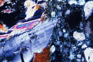 14 Detail image of specimen W15 obtained with crossed polarizers