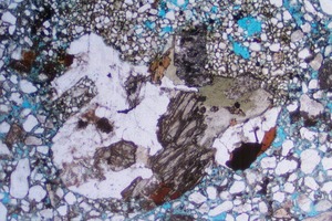 11 Image of specimen W15 obtained with parallel polarizers