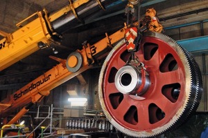 8 The old main gearwheel was replaced with the new one in only eight hours, despite the constricted space in the assembly shop