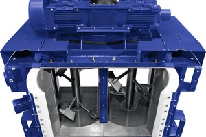 2 Large, hydraulically operated discharge door wings that are available in two variants for fine and coarse-grained mixture products