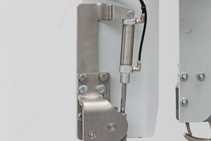 4 The automatic hook system