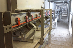 ApronSeal Skirting contains small lumps and fines