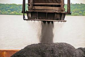 1 Dust control rings can be customized for ­specific requirements, such as discharge chutes