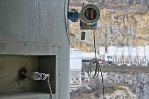 2 Combustion air pipe with pressure monitor and a Proline t-mass 65 thermal flowmeter