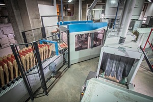 The Beumer bag placer with Bundle magazine increases the efficiency of the filling system