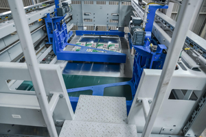 7 The Beumer paletpac layer palletiser can stack the bags in a 8- or 10-bag pattern onto pallets of 1220 x 1020 x 245 mm in size