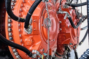 1 With a maximum torque of up to 2000 kNm, Hägglunds CBM motors from Bosch Rexroth are the most powerful direct drives on the market