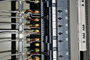 2 Using Sirius threephase motor starters with complete I/O link control module, the cabling work involved can be tangibly reduced. The relevant RCCB is visible on the right