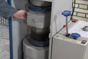 2 Compressive strength test apparatus