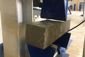 4 Flexural strength test apparatus