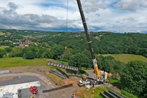 2 The assembly work was demanding for the Beumer Group