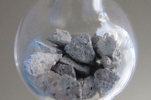 2 Gas adsorption measuring cell for determining the specific surface area (BET) of hardened thin-bed mortar fragments