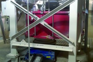 1 The Pfister FRW 4.18 rotor weighfeeder installation is nearly identical for both kiln lines. Each FRW 4.18 delivers a feed rate of 180 t/h of raw meal to the preheater