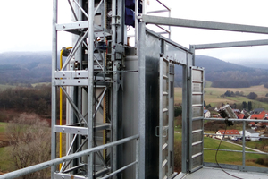 4 Lateral grip protection on the top five stops provides additional workplace safety