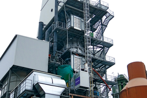 This industrial lift, now permanently installed on the new lime kiln at Köhler Kalk GmbH, facilitates both routine operations and maintenance work