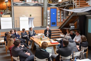 1 Three Roundtables were held in Boston, Zurich and Stuttgart to devise a clear agenda for the LafargeHolcim Forum. The 3rd LafargeHolcim Roundtable was hosted by Werner Sobek (pictured center) at the Institute for Lightweight Structures & Conceptual Design, University of Stuttgart, Germany. Roundtable participants included Marilyne Andersen, Marc Angélil, Alejandro Aravena, Xuemei Bai, Philippe Block, Harry Gugger, Guillaume Habert, Dirk Hebel, Anna Heringer, Vivian Loftness, Karen Scrivener, and Werne