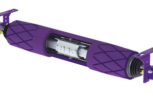 1 The PTEZ Belt Trainer detects belt misalignment and realigns the belt correctly. This also prevents damage to the belt edges