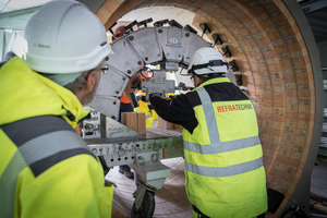 9 The containers are even equipped with an Refra-Rig II