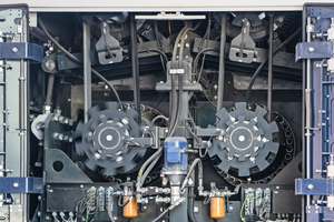 2 With the intelligent DEX energy management system the drive unit consumes 40 % less energy compared to other pre-shredders. The kinetic energy generated by one of the shafts while braking is recovered and made available to the second shaft