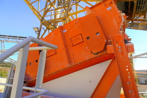 3 KrooshTM multi-frequency vibrator screener