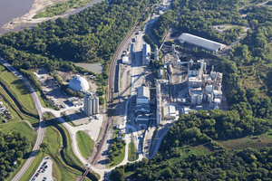 The Ash Grove Cement plant in Louisville, NE produces approximately 1.1 million t/a